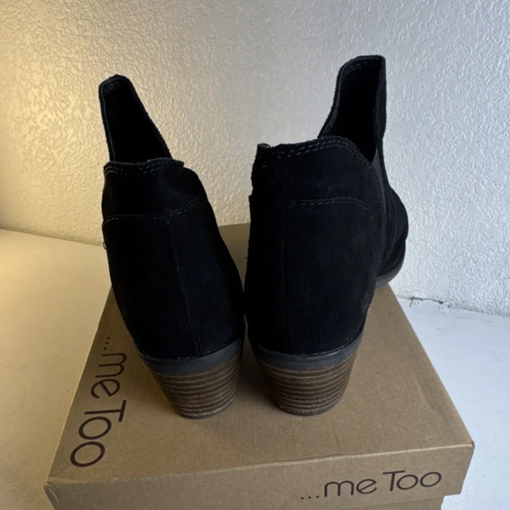 Me Too ZASPER-DSW Black Suede Ankle Bootie Women Size 10M Block Heel Almond Toe